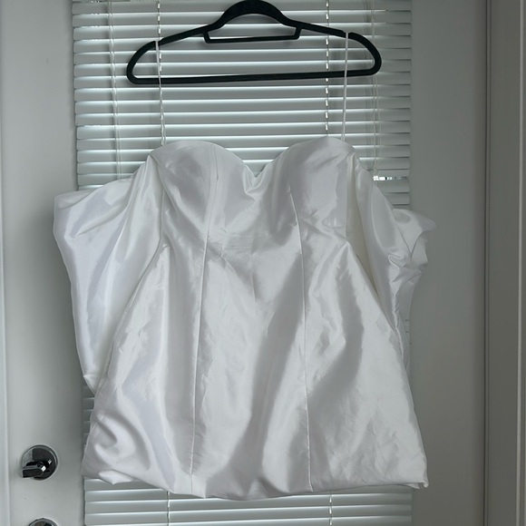 Dress - Picture 5 of 16